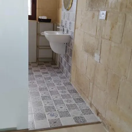 Warda بيت ضيافة Xewkija